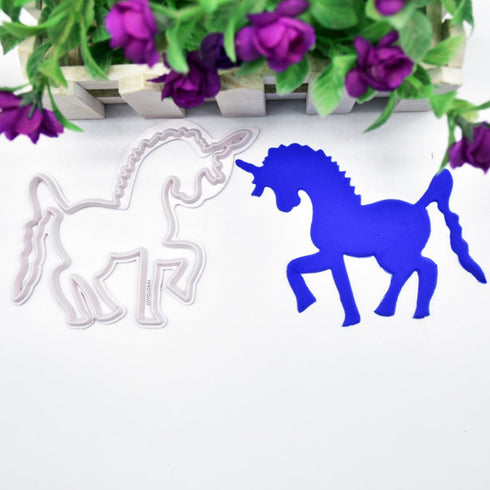 Plastic 2 Piece Set Unicorn Cutter