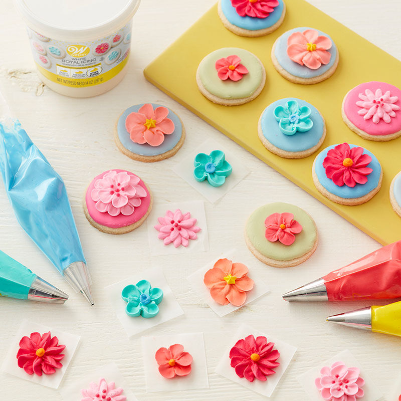 Nozzles and Piping Bags
